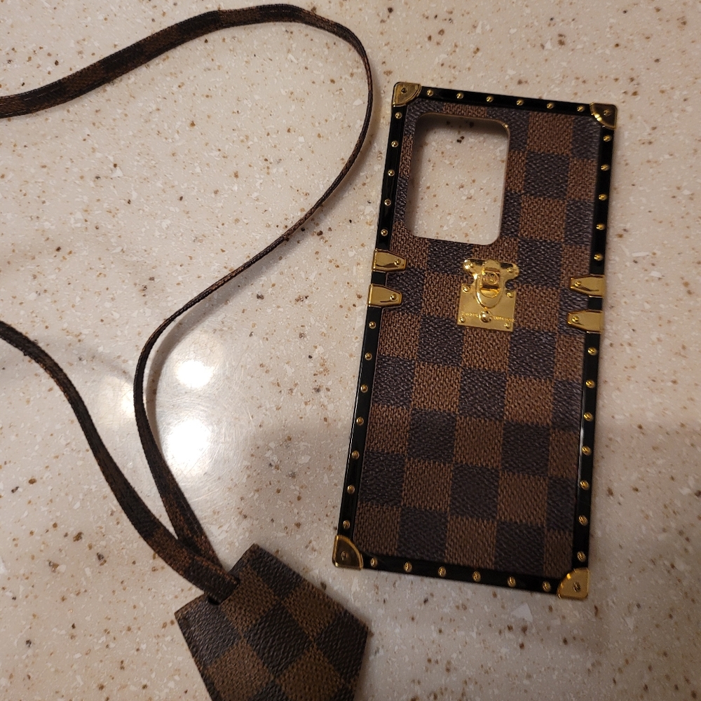 Samsung Galaxy S11 plus cell case.